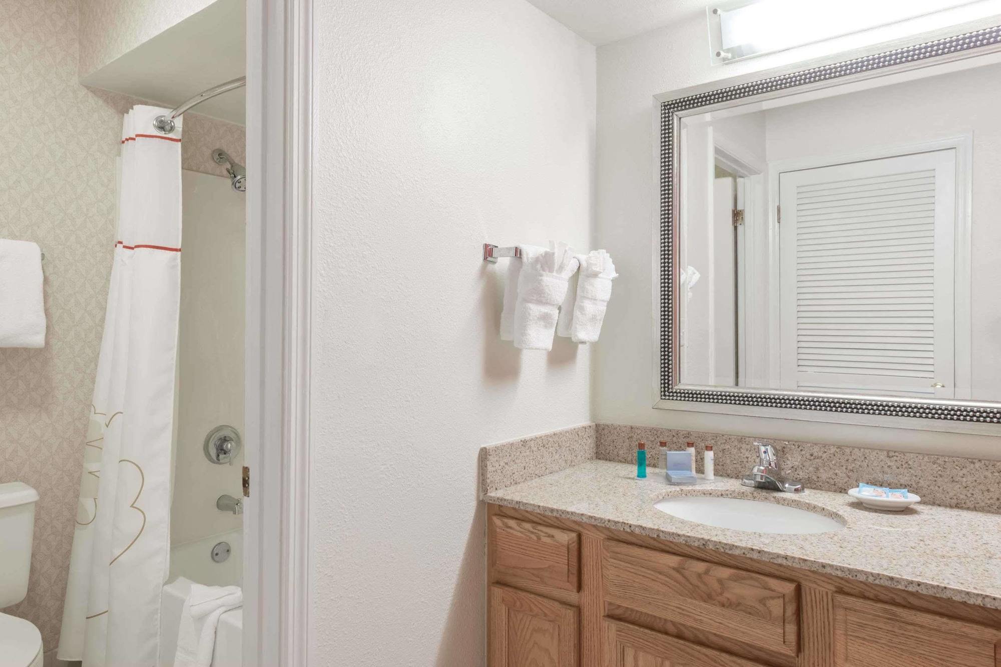Value Suites Extended Stay - St Louis Maryland Heights Exterior photo